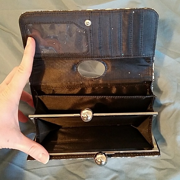 Wallet - Picture 2 of 2